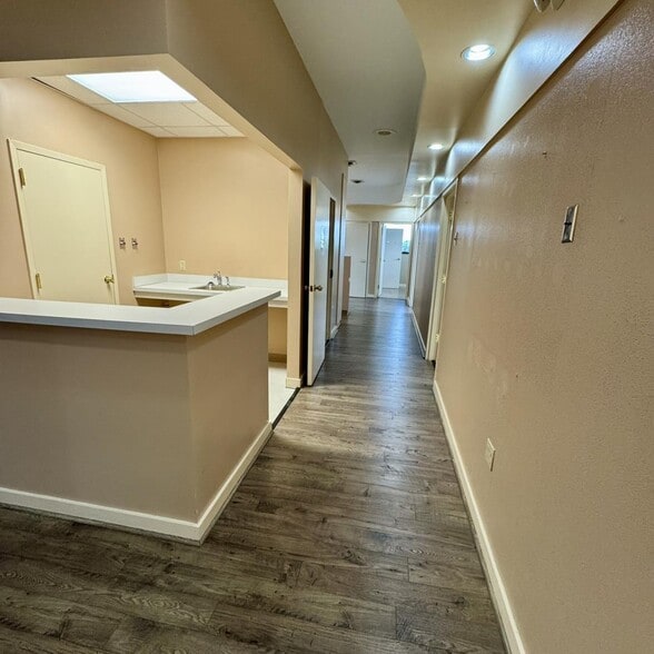 More Photos Of 1401 Harrodsburg Rd, Lexington Medical For Sale
