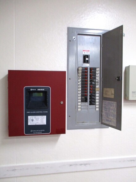 More Photos Of 9900-9904 S Central Ave, Los Angeles Schools For Lease