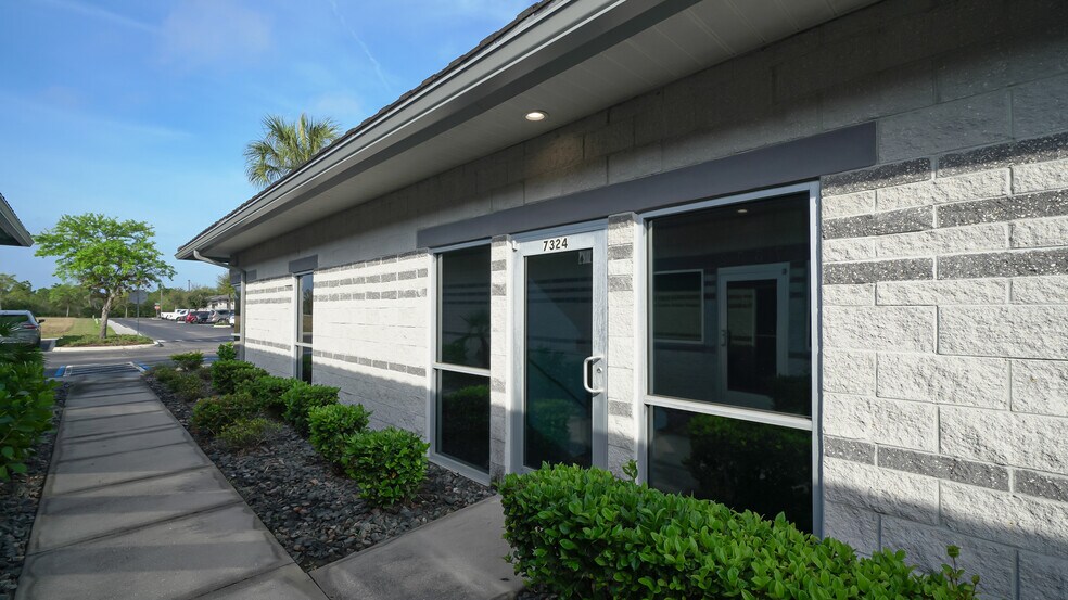 More Photos Of 7316-7320 Delainey Ct E, Sarasota Office Residential For Sale