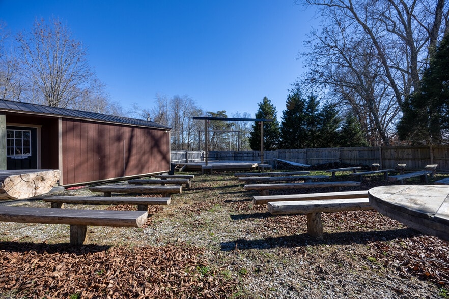 More Photos Of 6735 Wassom Memorial Hwy, Grandview General Retail For Sale