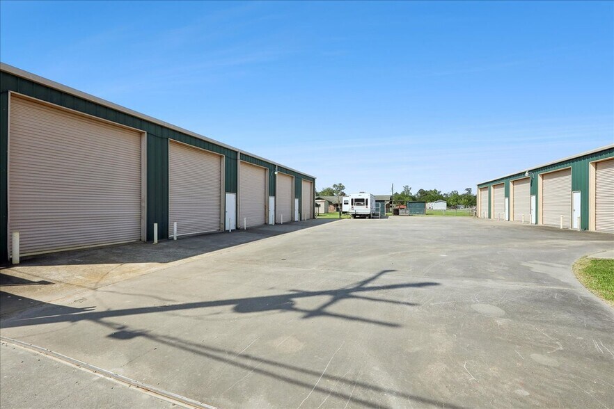 More Photos Of 8736 Interstate 10 W, Orange Service For Sale