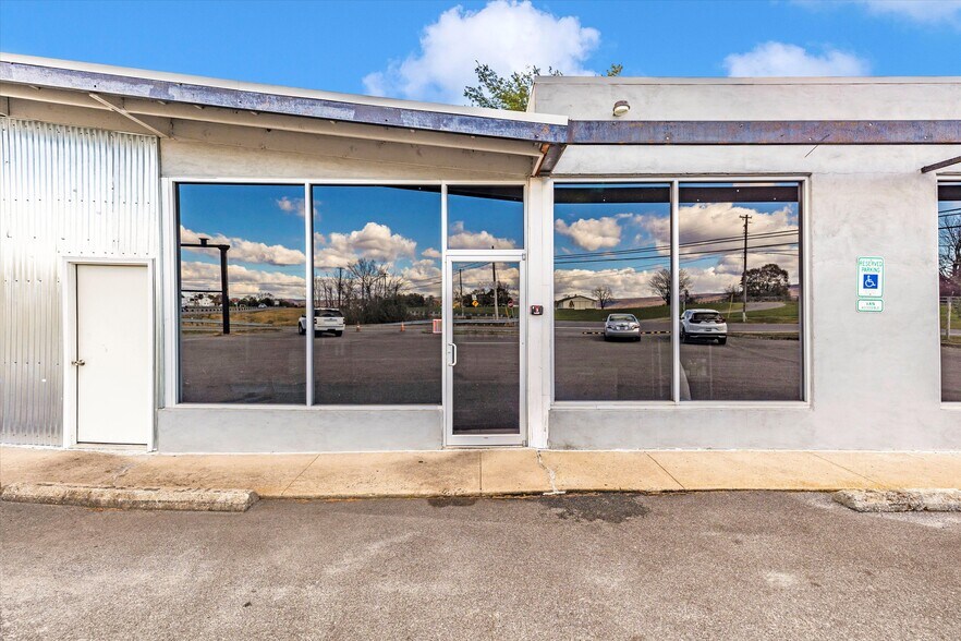 More Photos Of 9827 Hansonville Rd, Frederick Auto Repair For Sale