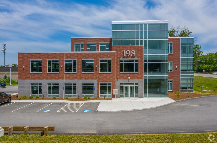 More Photos Of 198 Charlton Rd, Sturbridge Medical For Lease