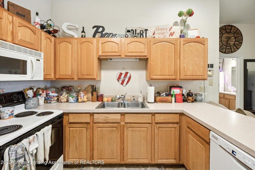 More Photos Of 335 Horatio St, Charlotte Apartments For Sale