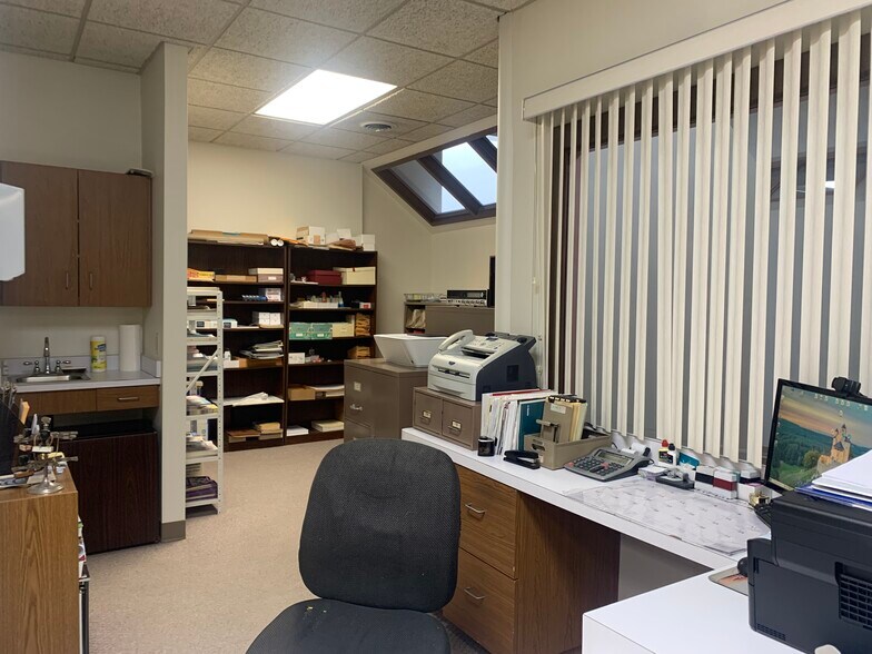 More Photos Of 4942 Higbee Ave NW, Canton Office For Sale