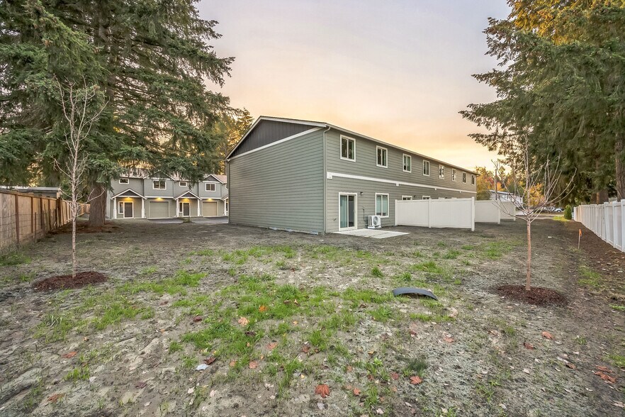 More Photos Of 3005 Russell Rd, Centralia Apartments For Sale