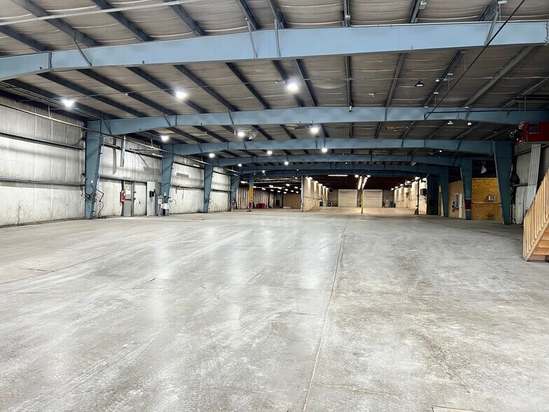 More Photos Of 2470 Evans City Rd, Harmony Warehouse For Sale