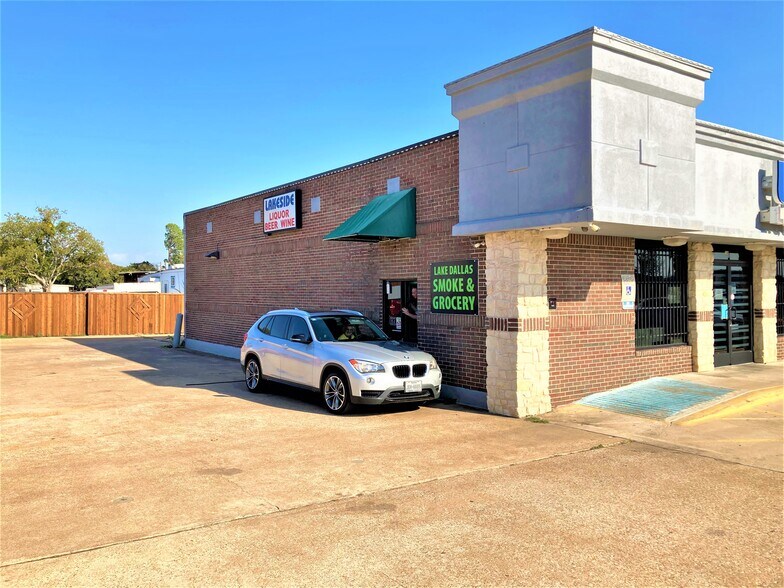 More Photos Of 630 S Lake Dallas Dr, Lake Dallas General Retail For Sale
