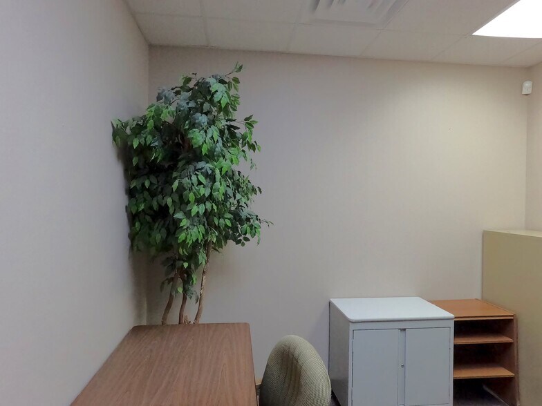 More Photos Of 6570 Naaman Forest Blvd, Garland Medical For Sale