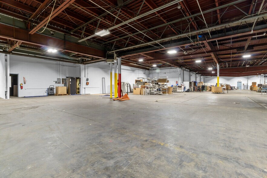 More Photos Of 2051 Sherbrook Ave, Indianapolis Warehouse For Sale
