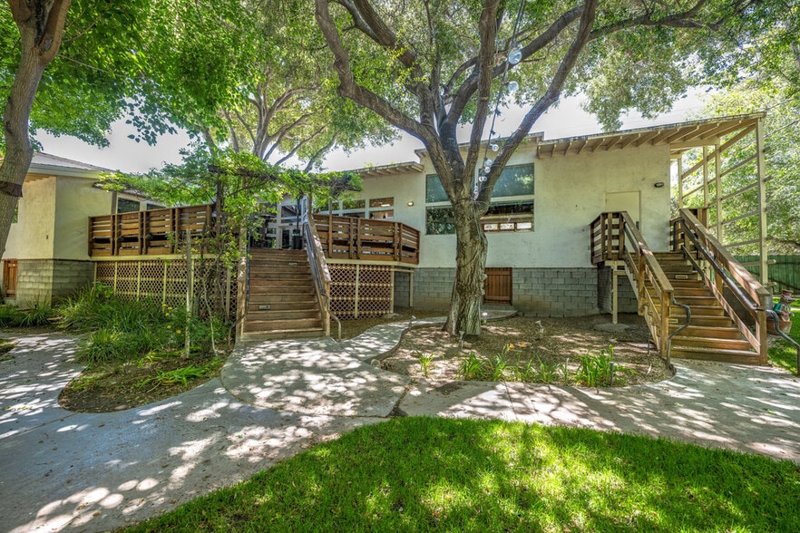 More Photos Of 12625 Sierra Hwy, Santa Clarita Restaurant For Sale