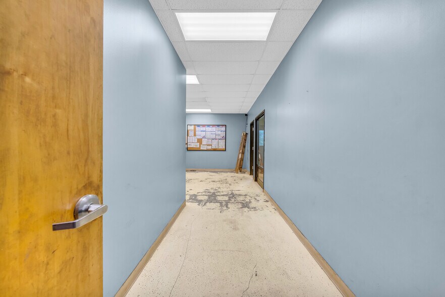 More Photos Of 252 Komplex Dr, Carnesville Warehouse For Sale