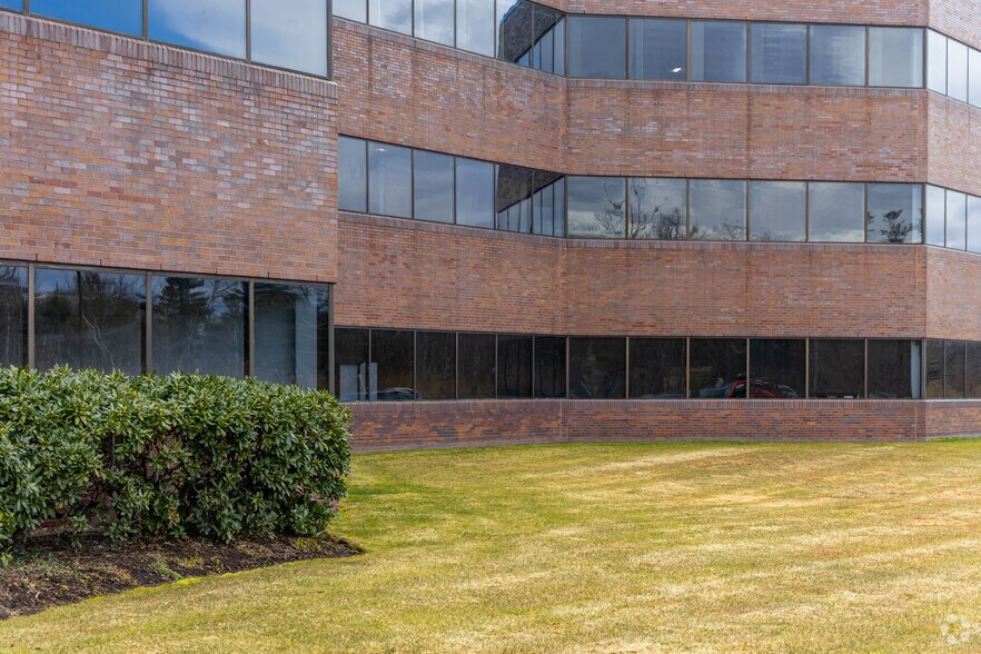 More Photos Of 1 Hartwell Pl, Lexington Office For Lease