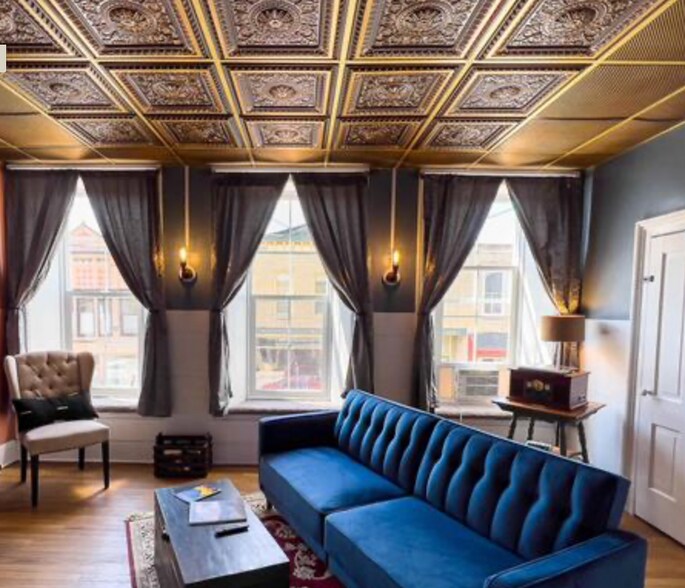 More Photos Of 243 High St, Mineral Point Flex For Sale