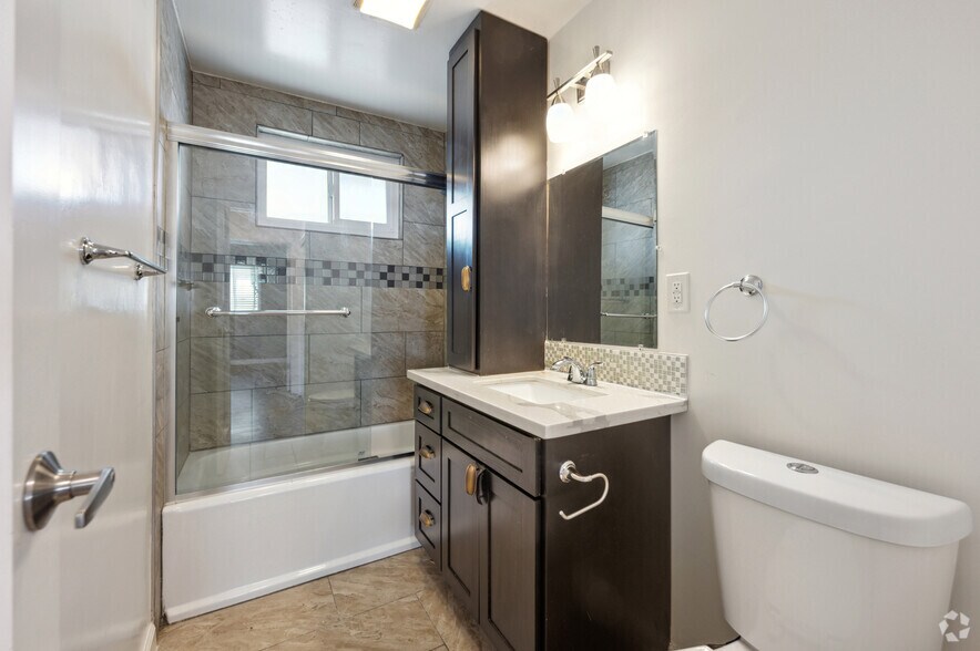 More Photos Of 435 W Regent St, Inglewood Apartments For Sale