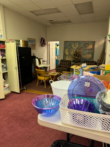 More Photos Of 305-307 E Main St, Front Royal Office For Sale