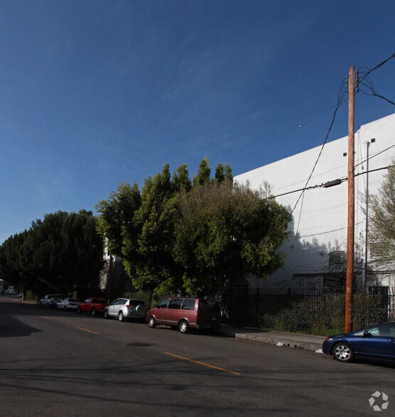 More Photos Of 1655 E 14th St, Los Angeles Warehouse For Sale