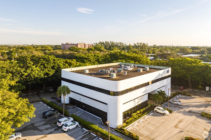 More Photos Of 3275 W Hillsboro Blvd, Deerfield Beach Office For Lease