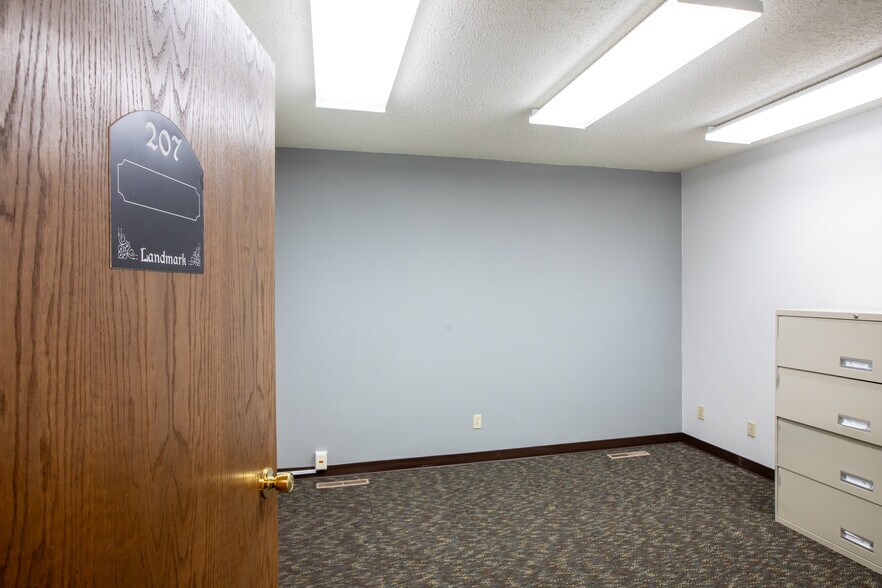 More Photos Of 1411 W Dakota Pkwy, Williston Office For Lease