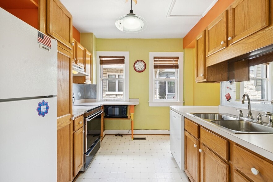 More Photos Of 1604 17th Ave S, Nashville Office Residential For Sale