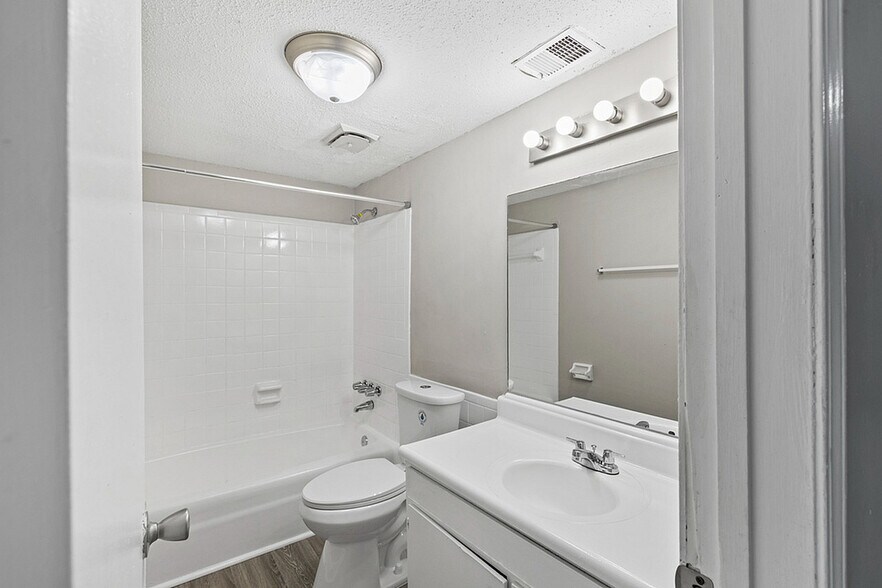 More Photos Of 107 Sterling Ct NW, Center Point Apartments For Sale