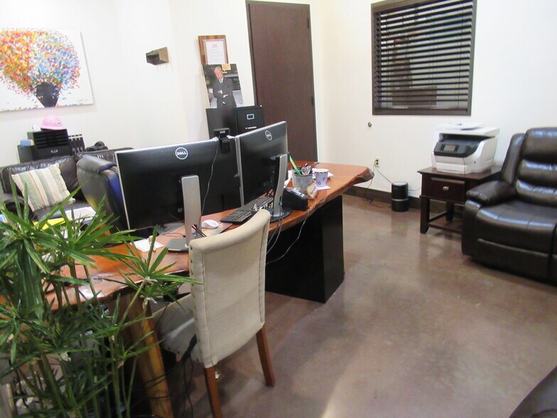 More Photos Of 21061 Gene Campbell Blvd, New Caney Warehouse For Lease