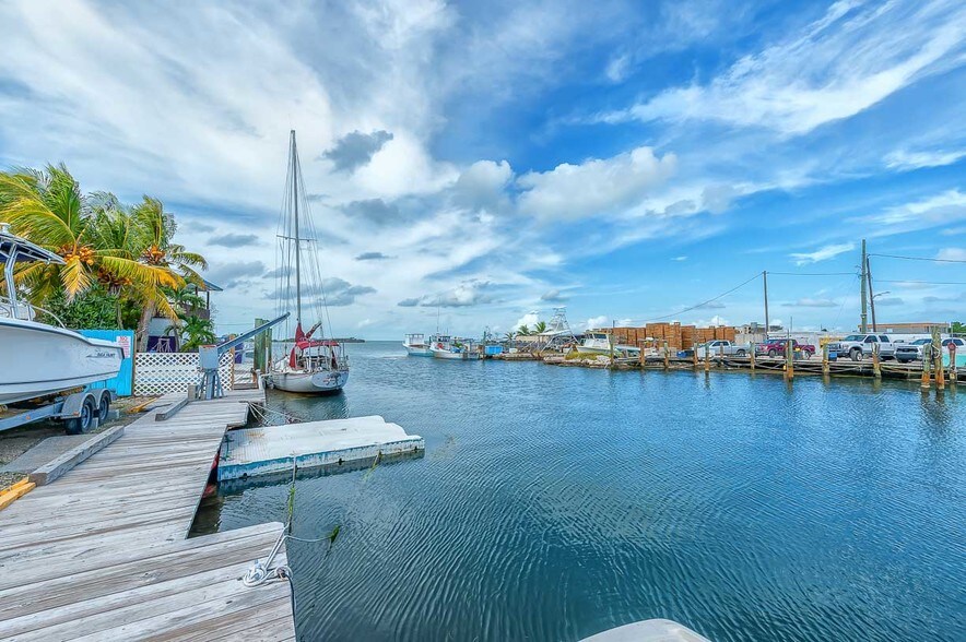 More Photos Of 1240 Overseas Hwy, Marathon Restaurant For Sale