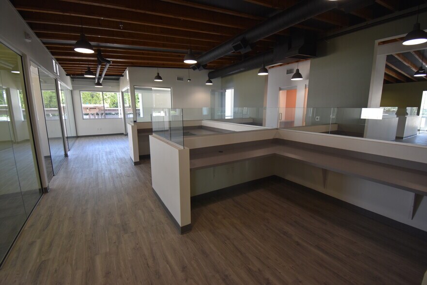 More Photos Of 72140 Magneisa Falls Dr, Rancho Mirage Office Residential For Sale