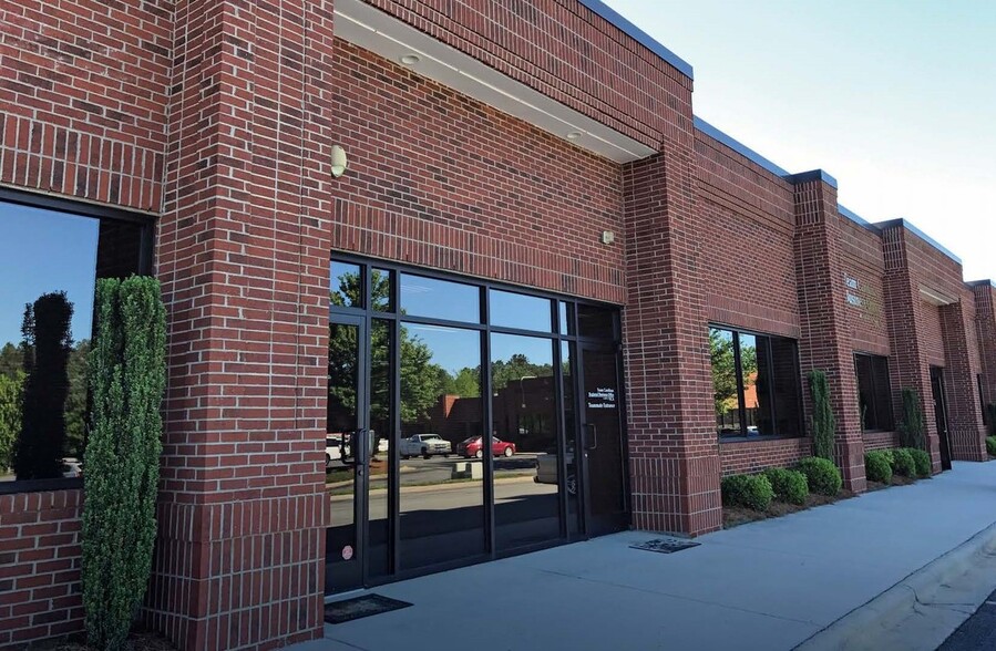 Primary Photo Of 3820 N Elm St, Greensboro Medical For Lease