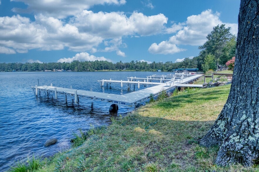 More Photos Of 9971 N Grand Pines Ln, Hayward Restaurant For Sale