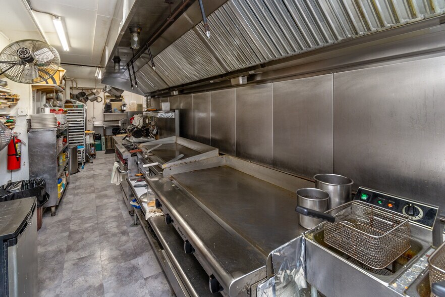 More Photos Of 36 John Ringo Rd, Ringoes Restaurant For Sale