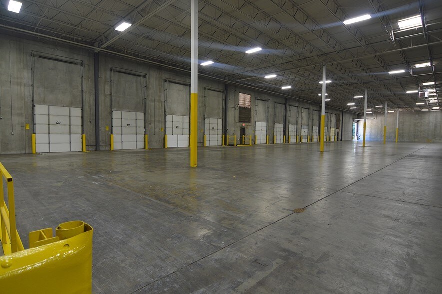 More Photos Of 7300 Reames Rd, Charlotte Warehouse For Lease