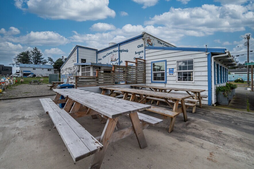 More Photos Of 259 6th St, Port Orford Restaurant For Sale