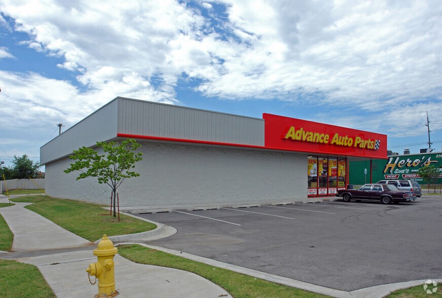 More Photos Of 6512 E Admiral Pl, Tulsa Freestanding For Lease