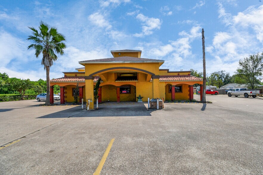 More Photos Of 901 W Clayton St, Dayton Restaurant For Sale