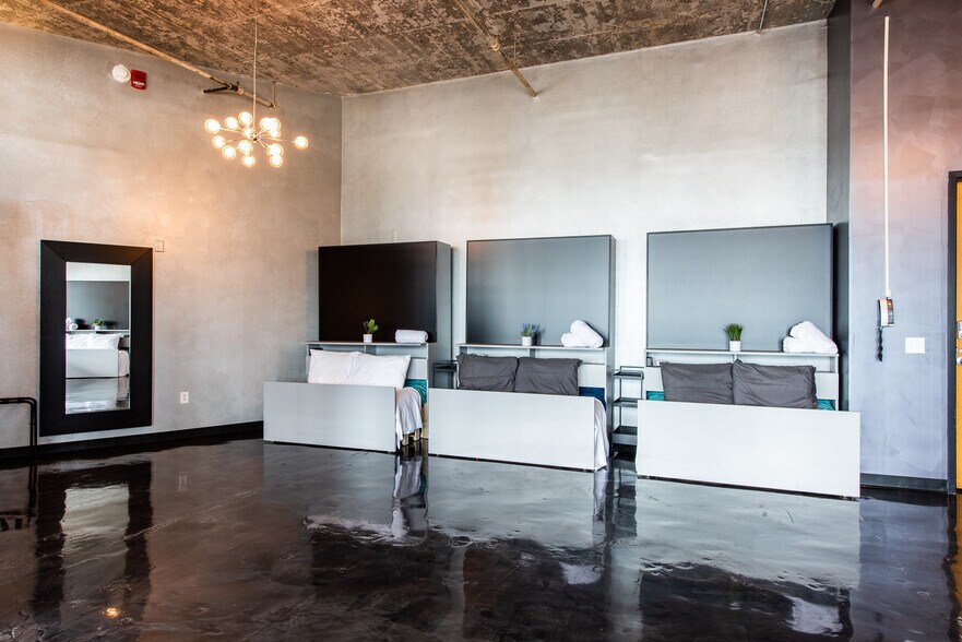 More Photos Of 815 W Market St, Louisville Apartments For Sale