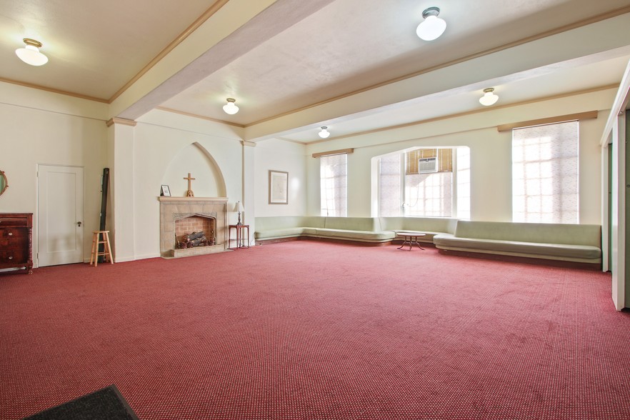 More Photos Of 464 E Walnut St, Pasadena Specialty For Lease