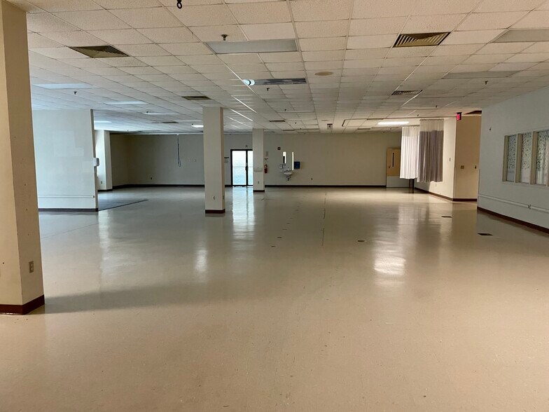 More Photos Of 4100 Covert Ave, Evansville Rehabilitation Center For Lease