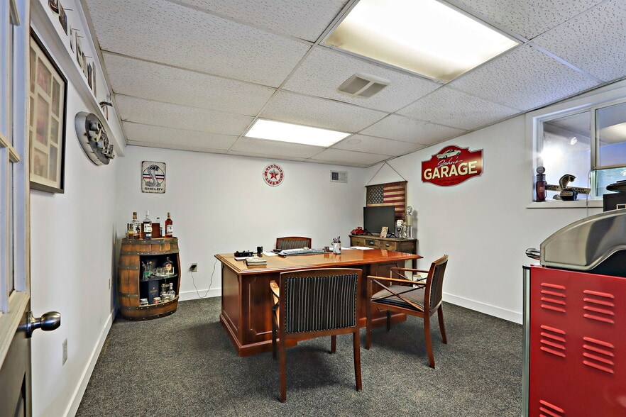 More Photos Of 1206 Washington Rd, Kenosha Auto Repair For Sale