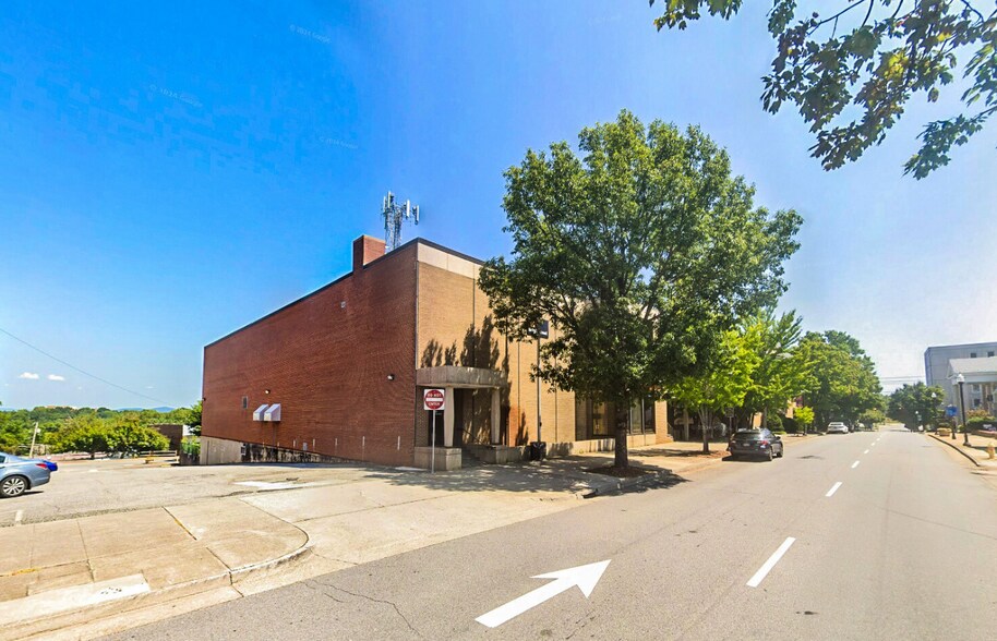 More Photos Of 127 E Church St, Martinsville Office For Sale