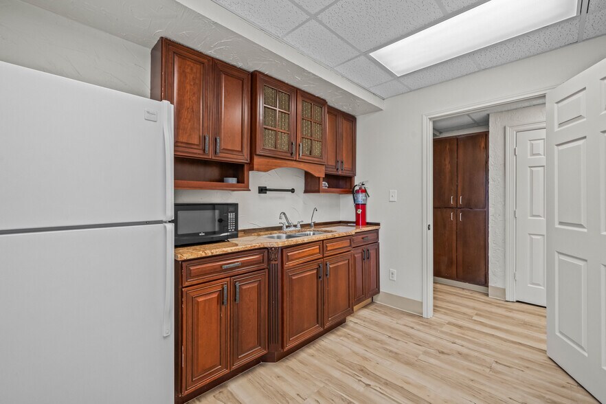 More Photos Of 1120 W Loop 289, Lubbock Medical For Lease