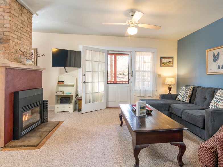 More Photos Of 86 Lily Pad Ln, Flat Rock Hotel For Sale