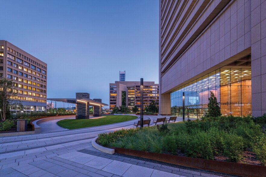 More Photos Of 100 Light St, Baltimore Office For Lease