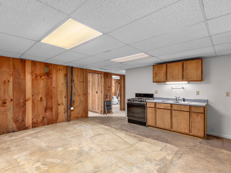 More Photos Of 1001 Greenville Hwy, Hendersonville Medical For Lease