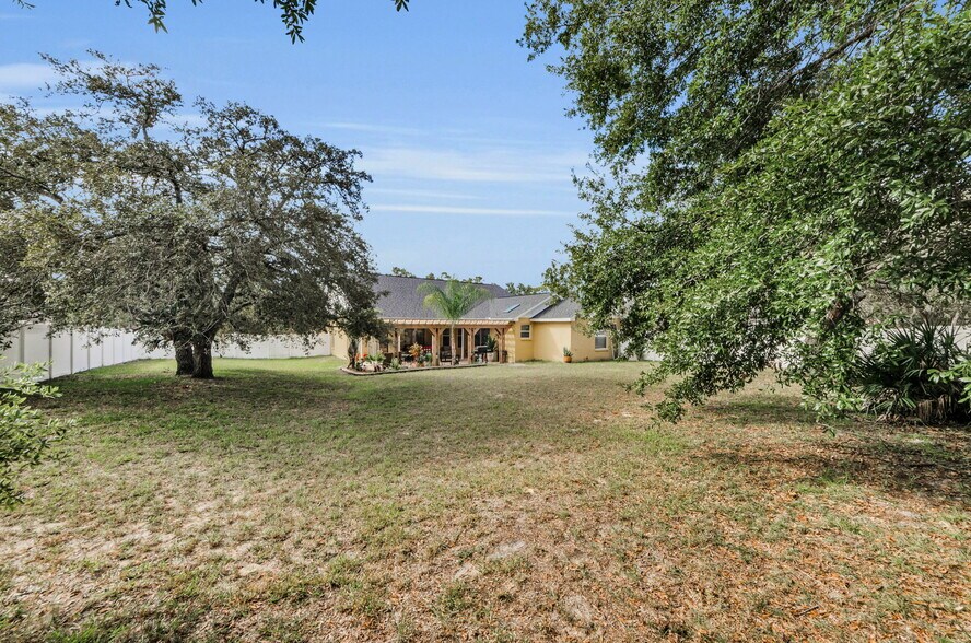 More Photos Of 11748 La Madera Blvd, Port Richey Office For Sale