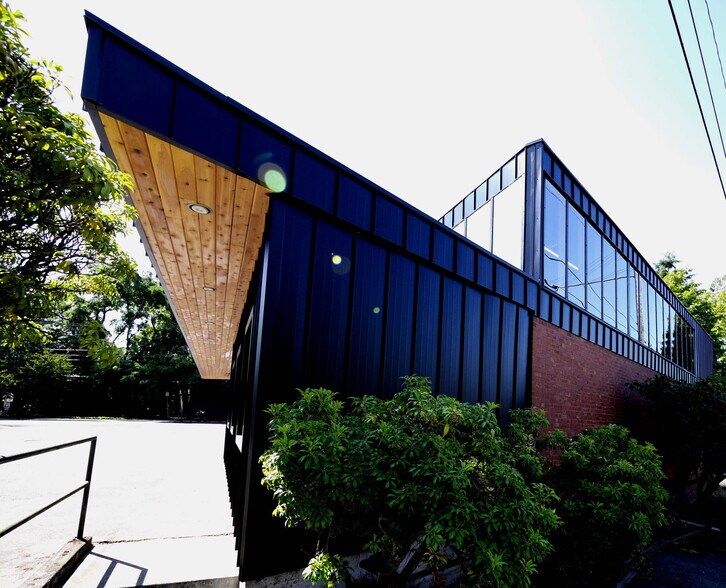 More Photos Of 8414 SW Barbur Blvd, Portland Office For Lease