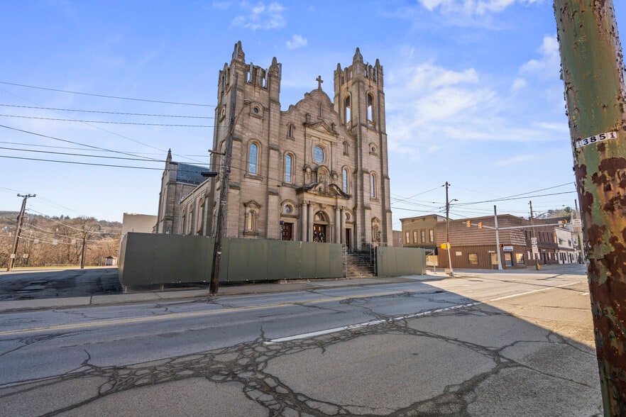 More Photos Of 21 State St, Oil City Specialty For Sale