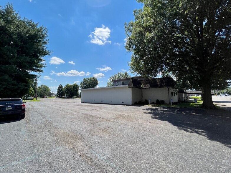 More Photos Of 110 B St, Saint Albans Funeral Home For Sale