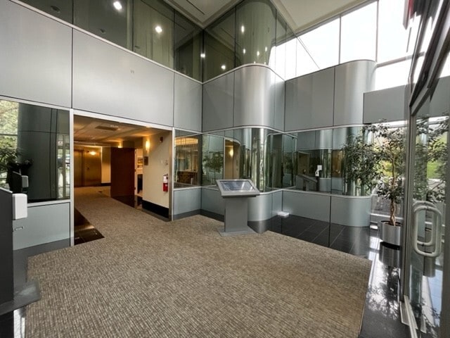 More Photos Of 118 N Bedford Rd, Mount Kisco Office For Lease
