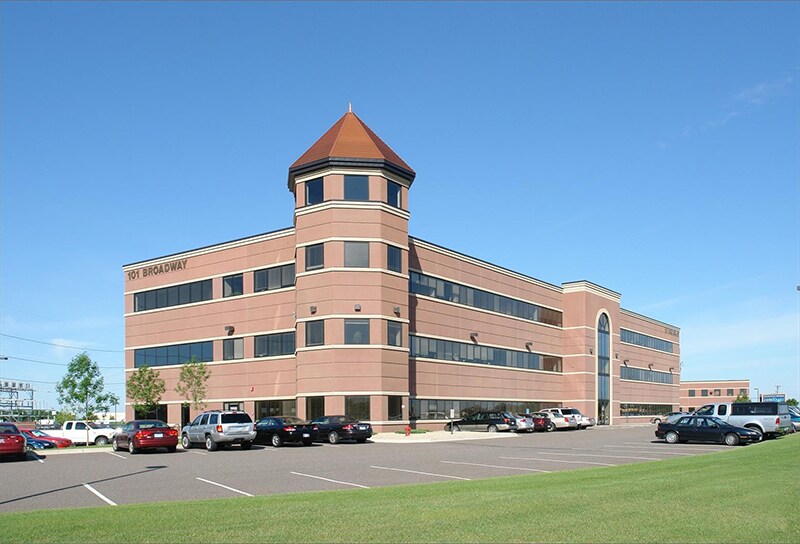 More Photos Of 101 Broadway St W, Osseo Office For Lease